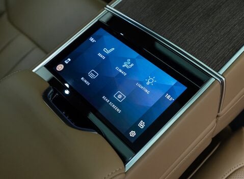 Land Rover Range Rover D350 Autobiography LWB 25