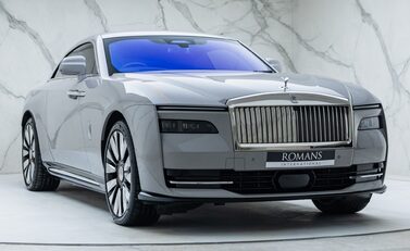 Rolls-Royce Spectre 6