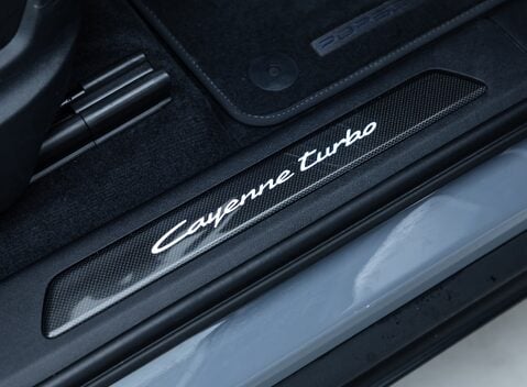Porsche Cayenne TURBO E-HYBRID Coupe with GT Package 26