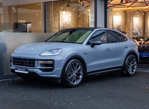 Porsche Cayenne TURBO E-HYBRID Coupe with GT Package 2