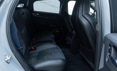 Porsche Cayenne TURBO E-HYBRID Coupe with GT Package 17