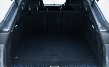 Porsche Cayenne TURBO E-HYBRID Coupe with GT Package 42