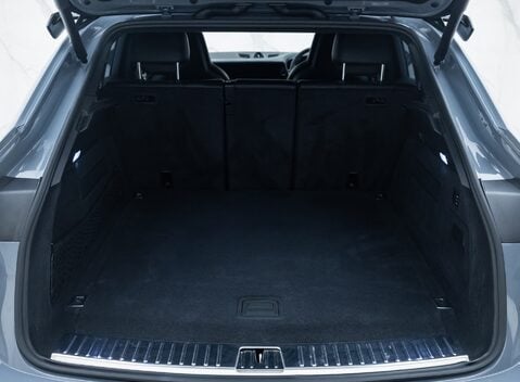 Porsche Cayenne TURBO E-HYBRID Coupe with GT Package 42