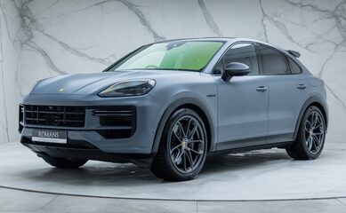 Porsche Cayenne TURBO E-HYBRID Coupe with GT Package