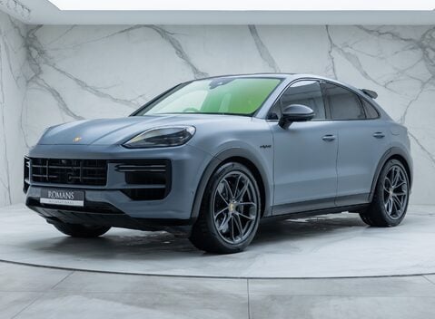 Porsche Cayenne TURBO E-HYBRID Coupe with GT Package 1
