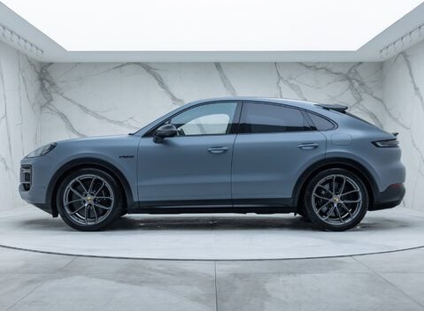 Porsche Cayenne TURBO E-HYBRID Coupe with GT Package 5