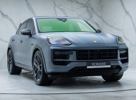 Porsche Cayenne TURBO E-HYBRID Coupe with GT Package 9