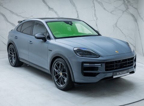 Porsche Cayenne TURBO E-HYBRID Coupe with GT Package 11