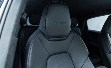 Porsche Cayenne TURBO E-HYBRID Coupe with GT Package 15