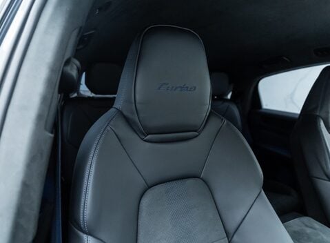 Porsche Cayenne TURBO E-HYBRID Coupe with GT Package 15