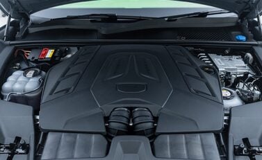 Porsche Cayenne TURBO E-HYBRID Coupe with GT Package 41