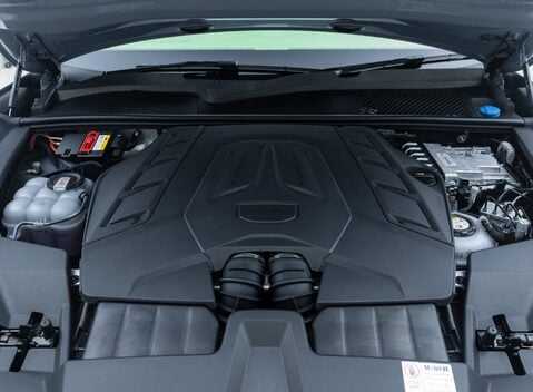 Porsche Cayenne TURBO E-HYBRID Coupe with GT Package 41