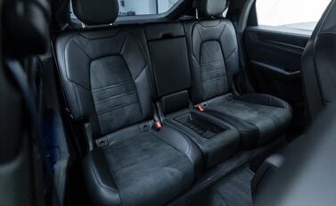 Porsche Cayenne TURBO E-HYBRID Coupe with GT Package 16