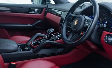 Porsche Cayenne TURBO GT 13