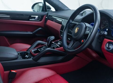 Porsche Cayenne TURBO GT 13