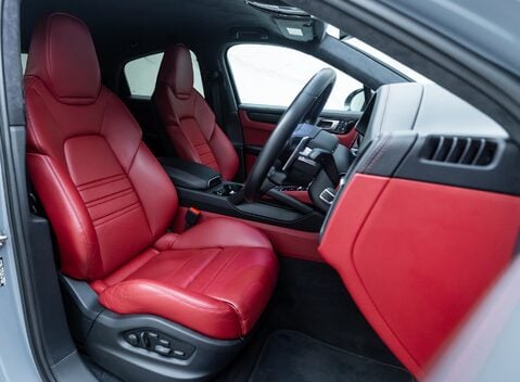 Porsche Cayenne TURBO GT 14