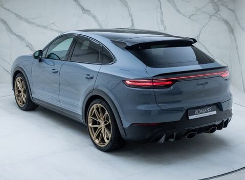 Porsche Cayenne TURBO GT 12