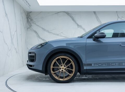 Porsche Cayenne TURBO GT 40