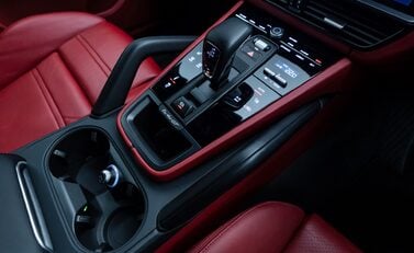 Porsche Cayenne TURBO GT 25