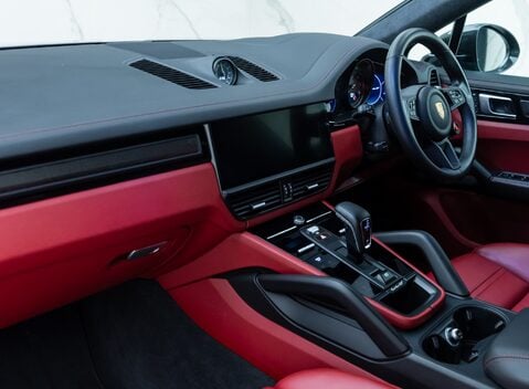 Porsche Cayenne TURBO GT 19