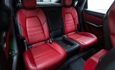 Porsche Cayenne TURBO GT 16