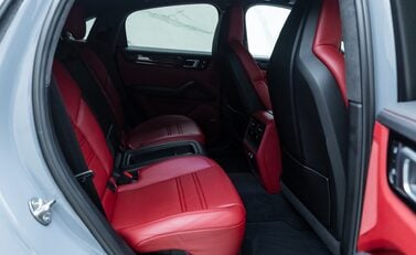 Porsche Cayenne TURBO GT 17