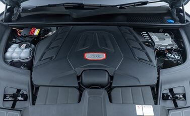 Porsche Cayenne TURBO GT 42