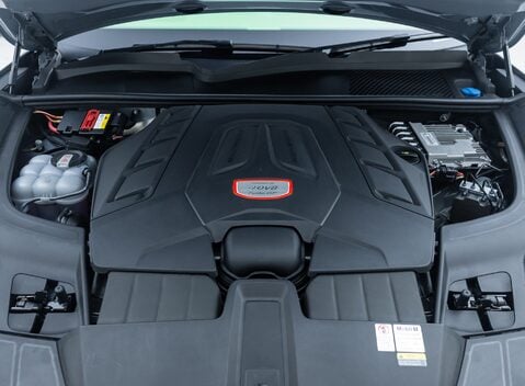 Porsche Cayenne TURBO GT 42