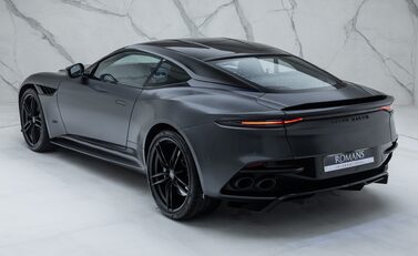Aston Martin DBS Superleggera 12