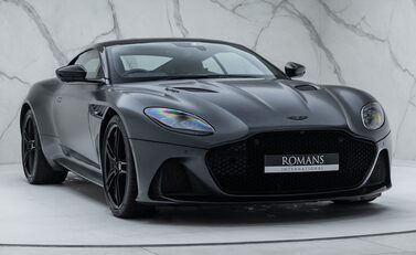 Aston Martin DBS Superleggera 9