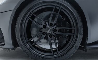 Aston Martin DBS Superleggera 29