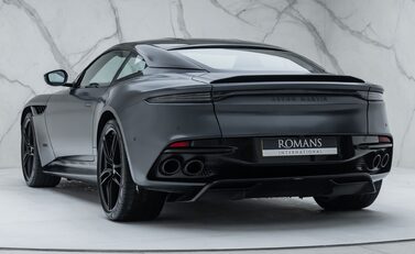 Aston Martin DBS Superleggera 10