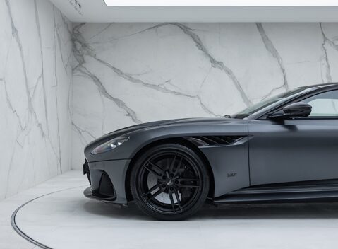 Aston Martin DBS Superleggera 46