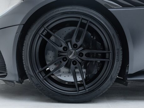 Aston Martin DBS Superleggera