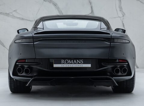 Aston Martin DBS Superleggera 8