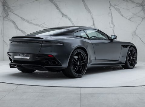 Aston Martin DBS Superleggera 6