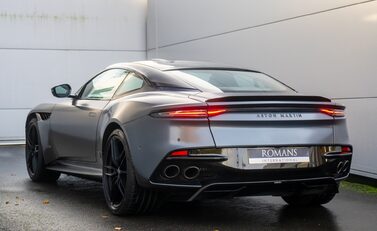 Aston Martin DBS Superleggera 4