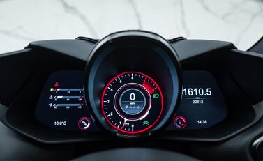 Aston Martin DBS Superleggera 22