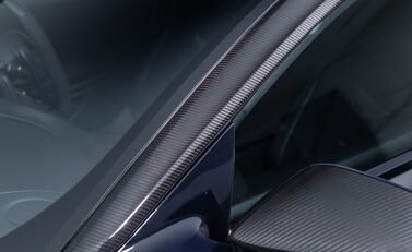 Aston Martin DBS Superleggera 39