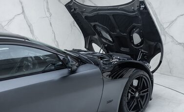 Aston Martin DBS Superleggera 48