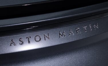 Aston Martin DBS Superleggera 43