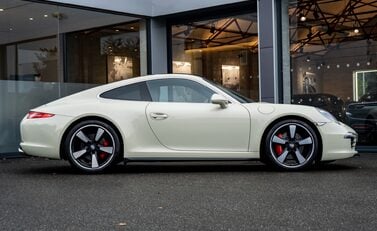 Porsche 911 50TH ANNIVERSARY EDITION 3
