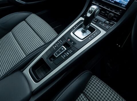 Porsche 911 50TH ANNIVERSARY EDITION 24