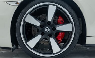 Porsche 911 50TH ANNIVERSARY EDITION 28