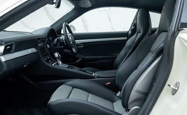 Porsche 911 50TH ANNIVERSARY EDITION 19