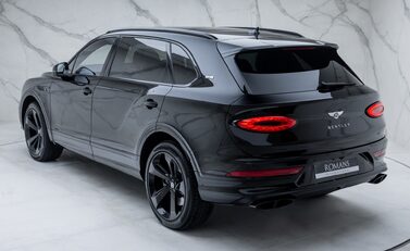 Bentley Bentayga V8 AZURE EXTENDED WHEELBASE First Edition 12