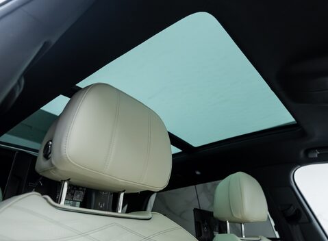 Bentley Bentayga V8 AZURE EXTENDED WHEELBASE First Edition 18