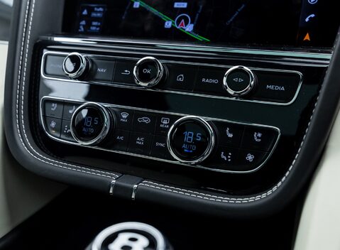 Bentley Bentayga V8 AZURE EXTENDED WHEELBASE First Edition 34