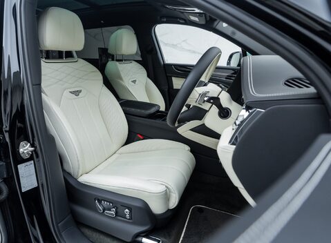 Bentley Bentayga V8 AZURE EXTENDED WHEELBASE First Edition 15