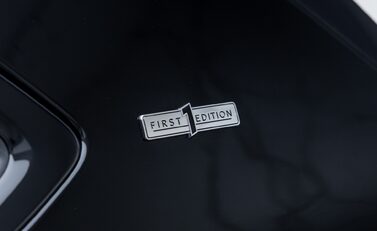 Bentley Bentayga V8 AZURE EXTENDED WHEELBASE First Edition 47